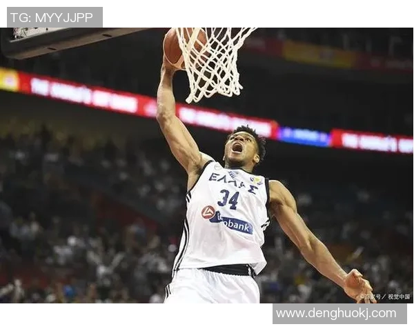 扬尼斯阿德托昆博如何在NBA赛场上展现全能篮球天赋与领导力