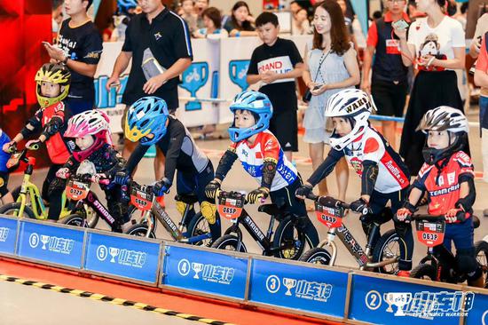 球速体育广东女篮客场再胜四川夺冠在望